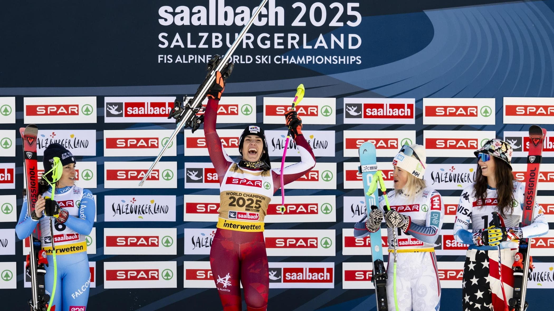 Brignone E L Argento In SuperG Ai Mondiali Di Saalbach L Abbraccio Con