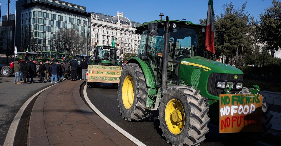 La Protesta Dei Trattori Torna Nelle Piazze Italiane Unnh