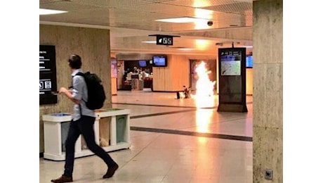 Bruxelles, identificato l'attentatore: «Bomba e chiodi per fare più vittime»