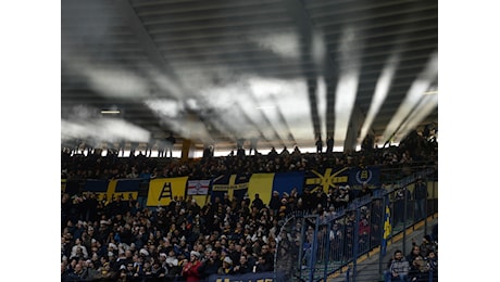 Spal, il tifoso precipitato dalla tribuna del Bentegodi è in coma