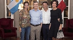Firenze, Renzi riceve presidente argentino: lady Macri in jeans