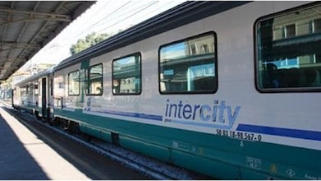 La scure sui treni low cost: 14 Intercity a rischio da gennaio
