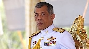 Thailandia, il principe playboy diventa re : salirà al trono come Rama X
