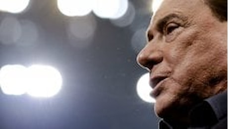 Berlusconi vola al Ppe e strappa un summit alla nemica Merkel