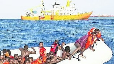 Migranti, Frontex: I trafficanti sfruttano l'obbligo di soccorso