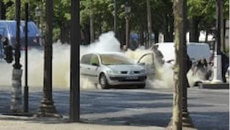 Champs Elysées, fonti vicine alle indagini: L'attentatore prestò giuramento all'Isis