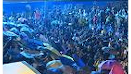 Hong Kong: contro Pechino la protesta degli ombrelli
