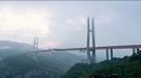 Cina: aperto al traffico il ponte più alto del mondo