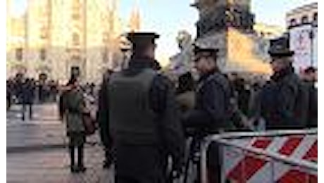 Milano, metal detector e barriere anti-tir: piazza Duomo blindata per il Capodanno