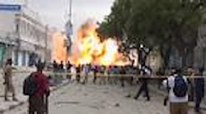 Somalia: autobomba contro hotel a Mogadiscio, il momento dell'esplosione