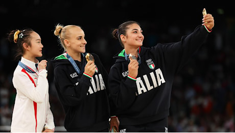 Italia mitologica alla trave! Doppietta clamorosa: Alice d'Amato oro, Manila Esposito bronzo. Biles cade