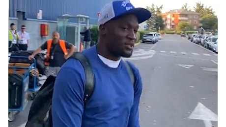 Effetto Lukaku a Villa Stuart: tifosi travolti, vaso rotto e due piante al tappeto