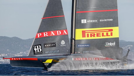 Luna Rossa, finale Louis Vuitton Cup: gli orari e dove vedere in tv le regate di oggi contro Ineos. Si riparte dall'2-2