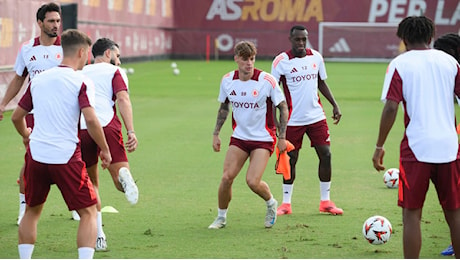 Trigoria, allenamento in vista dell'Athletic: Zalewski in gruppo, assente Le Fée. La carica di Juric: Non caliamo il ritmo, quando arriva la stanchezza continuiamo a spingere (FOTO e VIDEO)