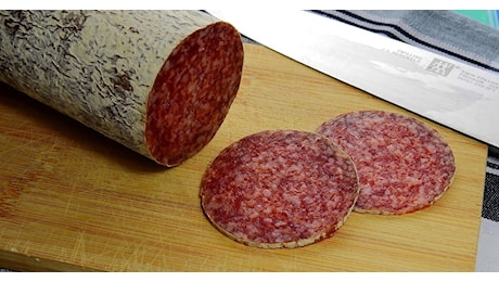 Salame e soppressa, rischio contaminazione: il celebre prodotto ritirato dagli scaffali