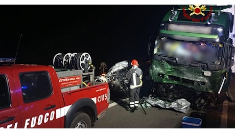 Scontro frontale nei pressi di Genzano: coppia di fidanzati muore nell'impatto con un tir