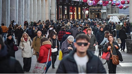 Lo shopping di Natale. Regali, cresce il budget la spesa sale a 230 euro. Soffre l’abbigliamento