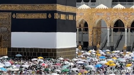 Alla Mecca è strage di pellegrini: oltre 900 morti per il caldo | Video iO Donna