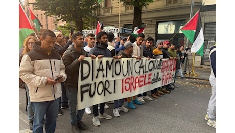 Al via corteo a Udine, 'diamo un calcio all'apartheid'