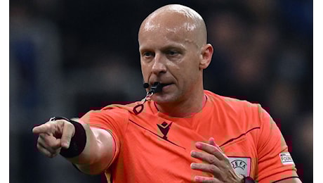 Inter Barcellona, la UEFA prende posizione e spegne le polemiche arbitrali su Marciniak: «Nessun problema!»