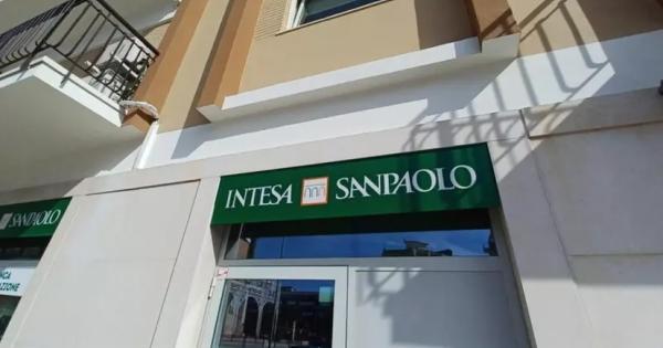 Intesa Sanpaolo: Problemi Tecnici Per L'app, Non Accessibili I Conti ...