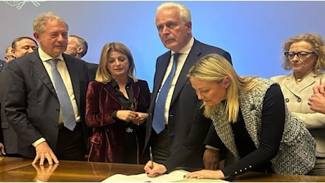 Beko, la Regione festeggia. E a Varese la Lega chiede le dimissioni di Lozza (Pd)