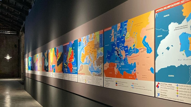 Biennale 2025. Al Padiglione Italia e non solo le mappe sono protagoniste - la Repubblica Biennale 2025. Al Padiglione Italia e non solo le mappe sono protagoniste - la Repubblica