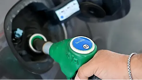 In rialzo la benzina: l’anno nuovo inizia a 1,8 euro al litro