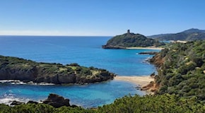Sardegna: turista modenese quarantenne muore mentre fa il bagno a Chia