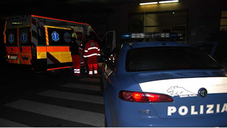 Perde il controllo alla guida e sbanda, auto trafitta dal guard rail: muore una 20enne