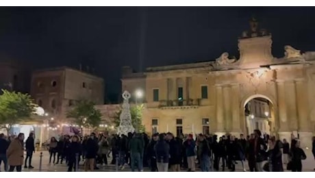 Lecce, tensione in piazza Italia durante la manifestazione per le vittime di Acca Larentia