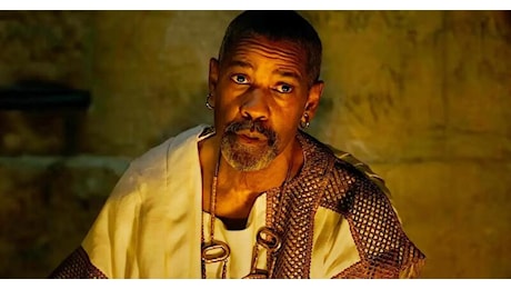 Il Gladiatore 2, il bacio gay di Denzel Washington? “Improvvisato. Non nel copione”. Ecco la rivelazione sul film di Ridley Scott