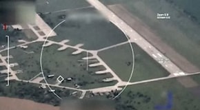 Mosca mostra il video di un attacco a una base aerea ucraina