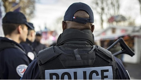 Francia, quattro medici e un poliziotto presi in ostaggio da un detenuto nel carcere di Arles