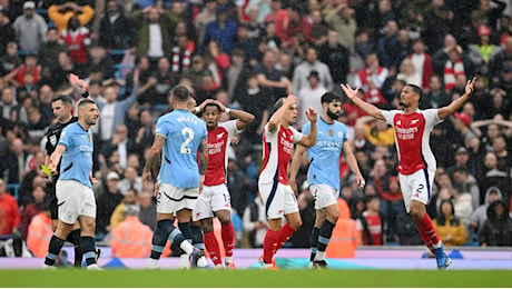 Trossard espulso, polemiche in Manchester City-Arsenal: il motivo del secondo giallo