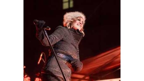 In piazza Malatesta è già festa, show con Irene Grandi. La seconda serata con Elio e le storie tese