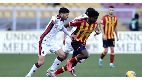 Tre legni, zero gol: 0-0 tra Lecce e Genoa. Giampaolo in zona retrocessione