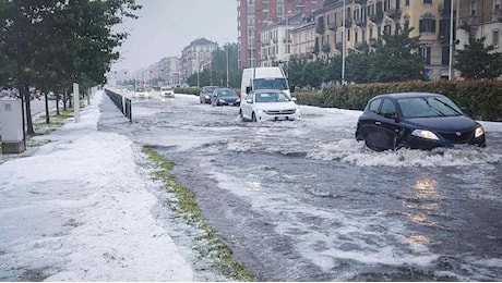 Maltempo, troppa pioggia in Piemonte: Il Po esonda in centro a Torino