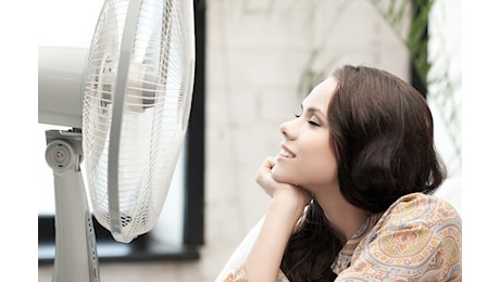 Condizionatore o ventilatore, qual è la scelta migliore per combattere il caldo e risparmiare in bolletta