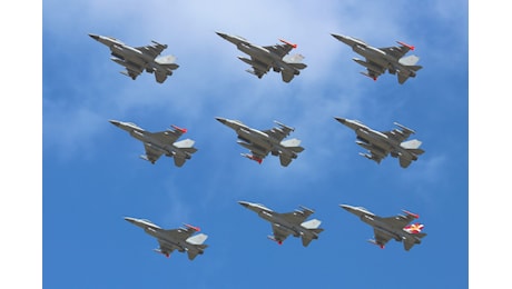 Ucraina, il trasferimento degli F-16 è attualmente in corso