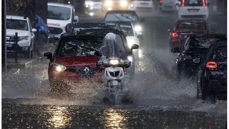 Allerta meteo in 10 regioni dal Veneto alla Campania, i rischi del maltempo dalle inondazioni alle frane - Virgilio Allerta meteo in 10 regioni dal Veneto alla Campania, i rischi del maltempo dalle inondazioni alle frane - Virgilio