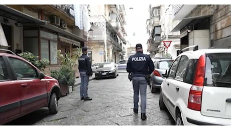 Spari durante la processione, feriti due uomini a Napoli