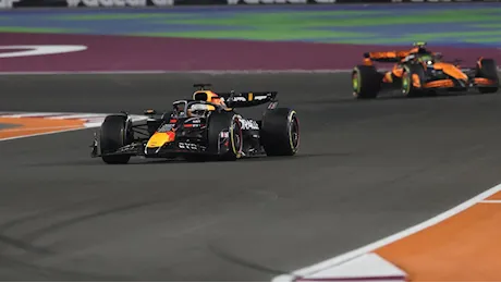 Verstappen vince in Qatar, secondo Leclerc