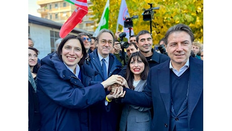 EMILIA ROMAGNA ED UMBRIA DECIDONO IL FUTURO DI ELLY SCHLEIN. ED ANCHE QUELLO DI DE LUCA