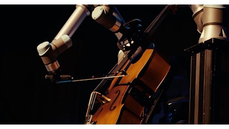 Il robot suona il violoncello con l'Orchestra Sinfonica di Malmö: il video dell'esecuzione è inquietante