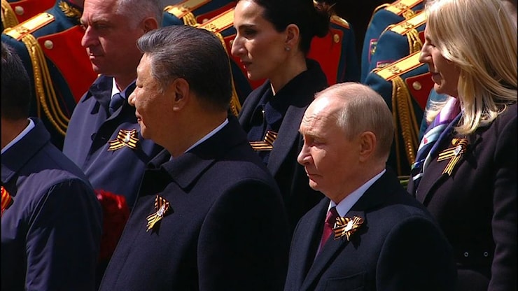 Putin con Xi alla parata della Vittoria, oscurata dall’elezione del Papa - Askanews Putin con Xi alla parata della Vittoria, oscurata dall’elezione del Papa - Askanews