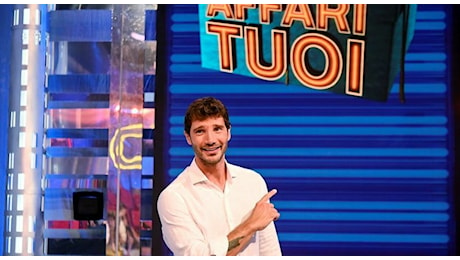 Affari Tuoi, concorrente vince solo 5 euro ma Stefano De Martino festeggia lo stesso: ecco perché