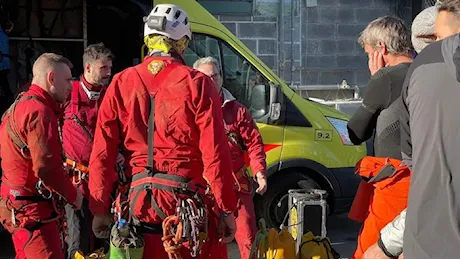 Continua il lavoro dei soccorritori: «Tempi lunghi per liberarla, la salveremo. Ottavia sta bene»