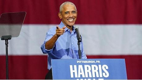 Obama a Pittsburgh per convincere i maschi neri: “Inventate scuse per non votare una donna”