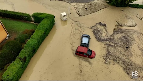 Cronaca meteo diretta - Alluvione a Mulazzano Ponte: le prime immagini dal drone (Lodi) - Video
